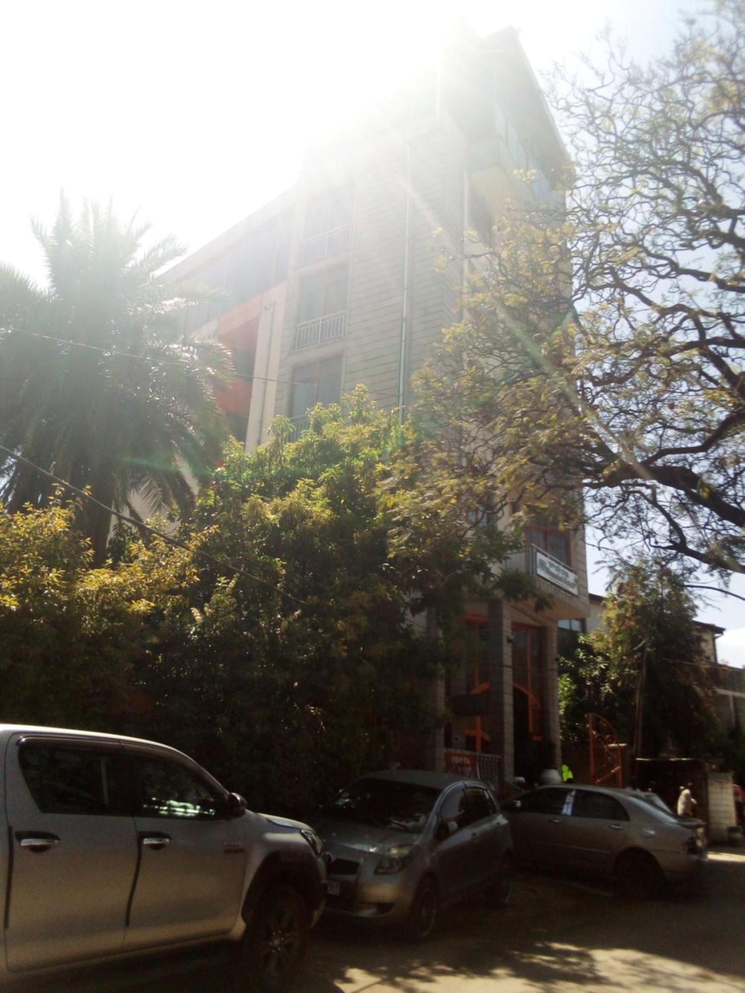 Nemudat Hotel Addis Ababa Exterior photo